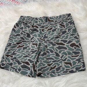 BURLEBO Men's Green Camo Athletic Shorts